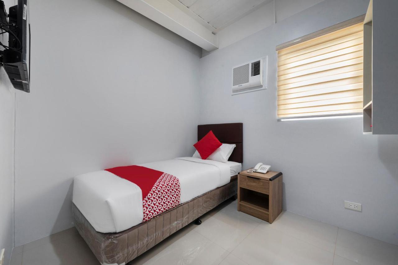 Super Oyo 515 Finnex Hotel Mandaluyong Extérieur photo