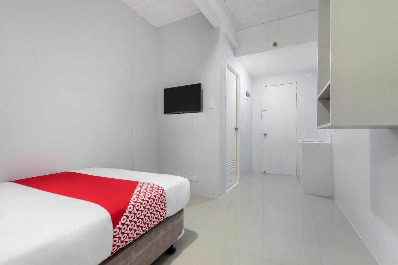 Super Oyo 515 Finnex Hotel Mandaluyong Extérieur photo