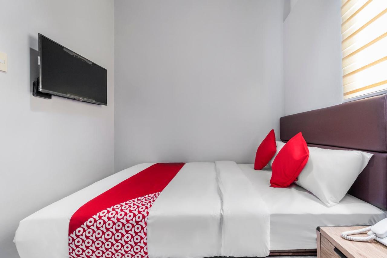 Super Oyo 515 Finnex Hotel Mandaluyong Extérieur photo